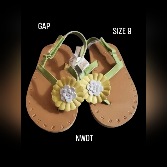 3 pair Gap size 9 toddler Footwear - Picture 3 of 3